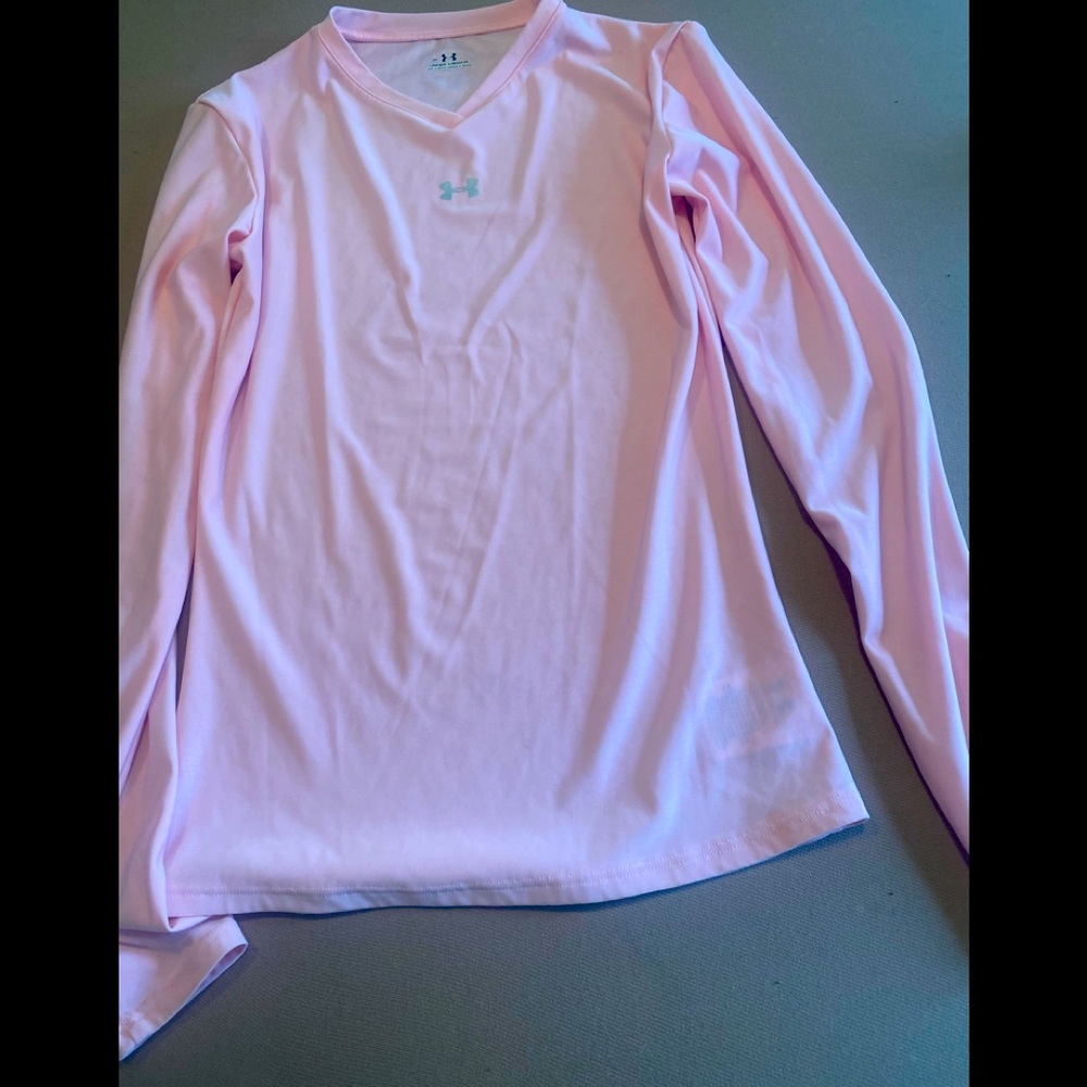 Baby pink v neck Under armor light weight V-neck